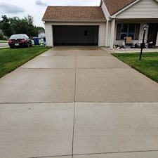 Driveway-Cleaning-and-Sidewalk-Pressure-Washing-Near-Fort-Wayne-IN 2