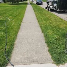 Driveway-Cleaning-and-Sidewalk-Pressure-Washing-Near-Fort-Wayne-IN 0