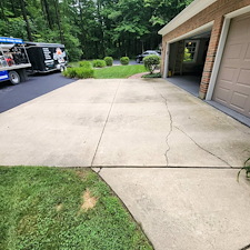 Professional-Driveway-and-Garage-Floor-Cleaning-in-Fort-Wayne-Beaver-Ave-46807 0