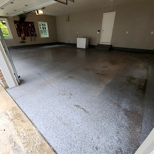 Professional-Driveway-and-Garage-Floor-Cleaning-in-Fort-Wayne-Beaver-Ave-46807 2